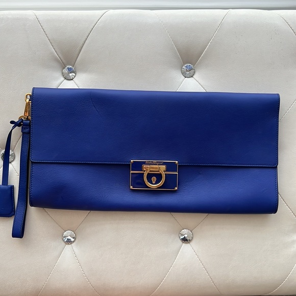 SOLD// Salvatore Ferragamo blue clutch - Picture 13 of 13